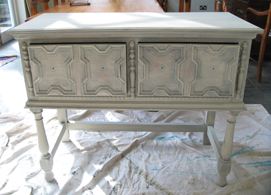 Distressing Furniture by Using White Spray Paint