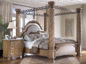 Ashley Furniture Ashley North Shore Poster King Bedroom Set from